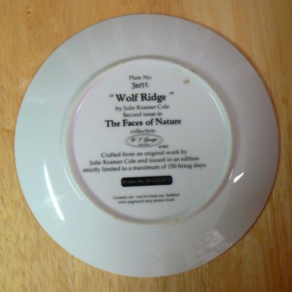 "Wolf Ridge" Julie Kramer Cole - Faces of Nature Collector Plate GUC - Picture 2 of 3